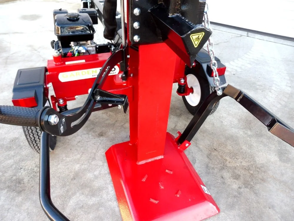 Rachador de lenha térmico FH24T sobre reboque