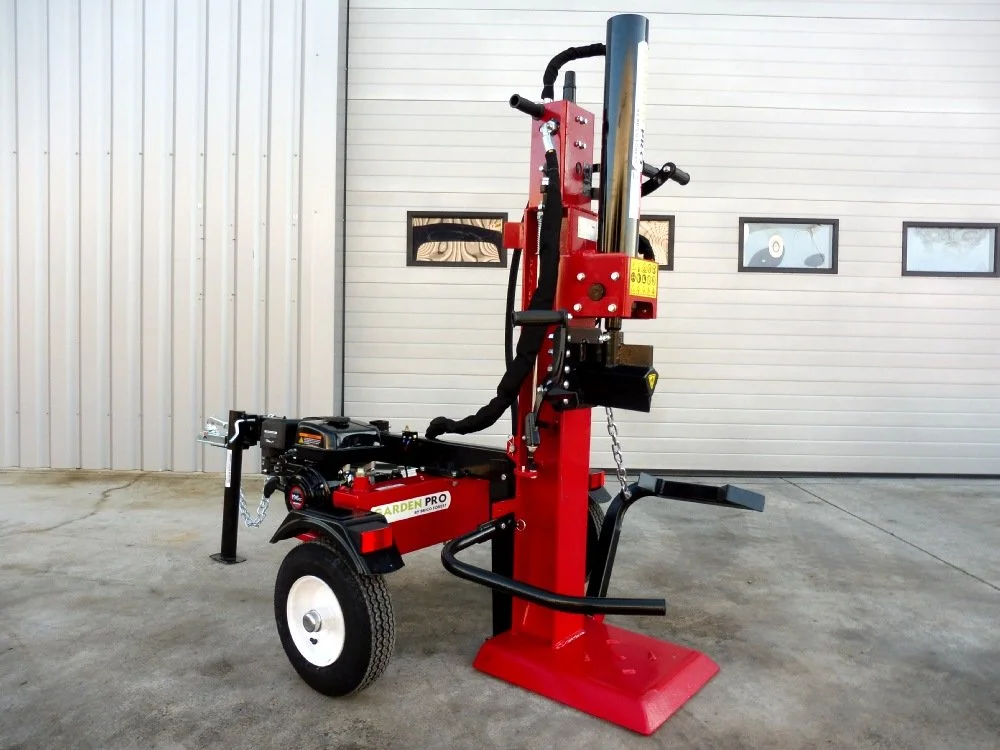Rachador de lenha térmico FH24T sobre reboque