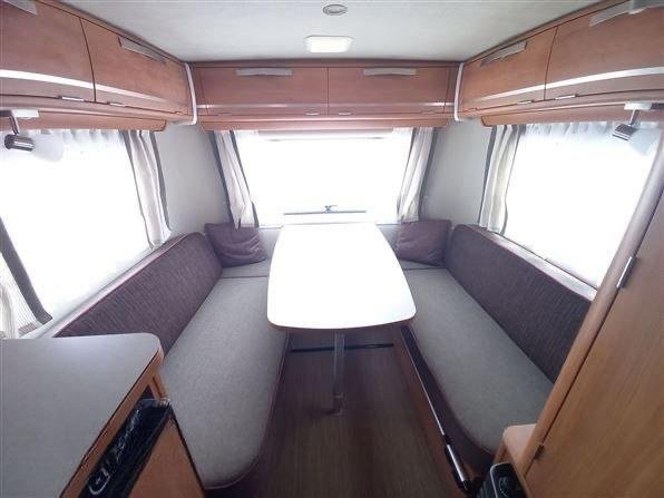 Caravana ERIBA REISEFAMILIE 320 – 2023, 2 lugares