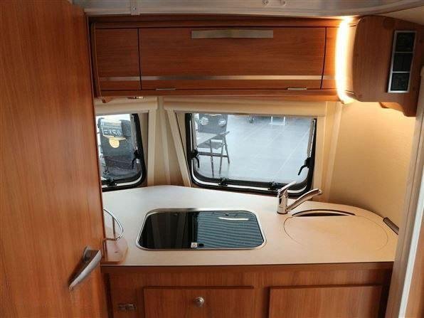 Caravana ERIBA REISEFAMILIE 320 – 2023, 2 lugares